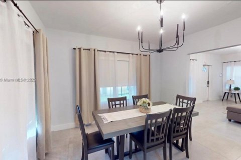 Купить виллу или дом в Майами, Флорида 4 спальни, 109.53м2, № 1895272 - фото 13