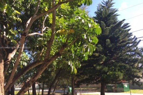 House in North Miami Beach, Florida 2 bedrooms, 61.04 sq.m. № 2002020 - photo 14