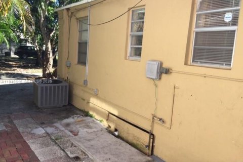 House in North Miami Beach, Florida 2 bedrooms, 61.04 sq.m. № 2002020 - photo 4