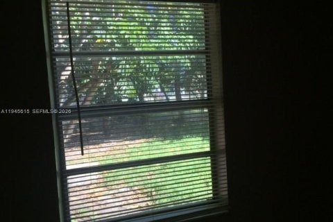 House in North Miami Beach, Florida 2 bedrooms, 61.04 sq.m. № 2002020 - photo 12