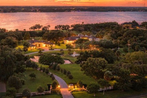 Casa en Merrit Island, Florida 4 dormitorios, 1091.51 m2 № 2434834