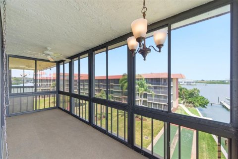 Condominio en venta en Indian Shores, Florida, 2 dormitorios, 91.51 m2 № 2223319 - foto 15