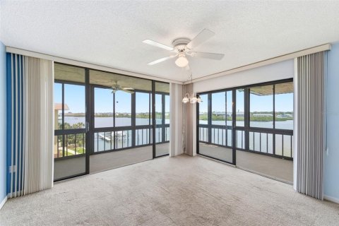 Condominio en venta en Indian Shores, Florida, 2 dormitorios, 91.51 m2 № 2223319 - foto 11