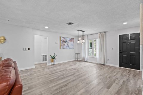 Villa ou maison à vendre à Orlando, Floride: 2 chambres, 151.06 m2 № 2316817 - photo 9