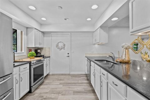 Villa ou maison à vendre à Orlando, Floride: 2 chambres, 151.06 m2 № 2316817 - photo 12