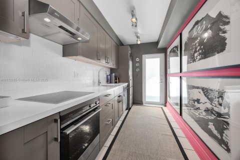Condominio en venta en Miami Beach, Florida, 1 dormitorio, 54.91 m2 № 1745817 - foto 3