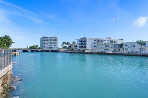 Condominio en venta en Miami Beach, Florida, 1 dormitorio, 54.91 m2 № 1745817 - foto 12