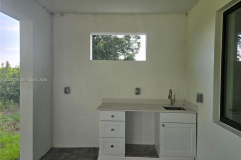 Casa en venta en Lehigh Acres, Florida, 4 dormitorios, 186.73 m2 № 2171546 - foto 7