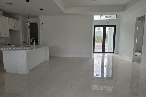 Casa en venta en Lehigh Acres, Florida, 4 dormitorios, 186.73 m2 № 2171546 - foto 10