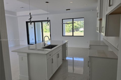Casa en venta en Lehigh Acres, Florida, 4 dormitorios, 186.73 m2 № 2171546 - foto 9