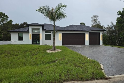 House in Lehigh Acres, Florida 4 bedrooms, 186.73 sq.m. № 2171546
