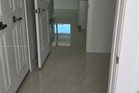 Casa en venta en Lehigh Acres, Florida, 4 dormitorios, 186.73 m2 № 2171546 - foto 12