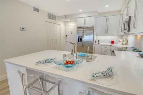 Купить кондоминиум в Лонгбоут-Ки, Флорида 4 комнаты, 119.84м2, № 1810576 - фото 10