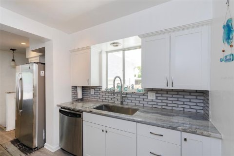 House in Ormond Beach, Florida 3 bedrooms, 155.8 sq.m. № 1852691 - photo 17