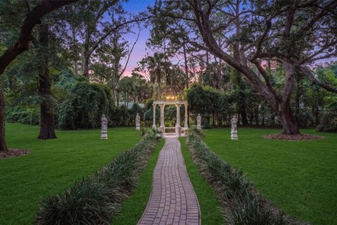 House in Longwood, Florida 5 bedrooms, 712.84 sq.m. № 2277935 - photo 9