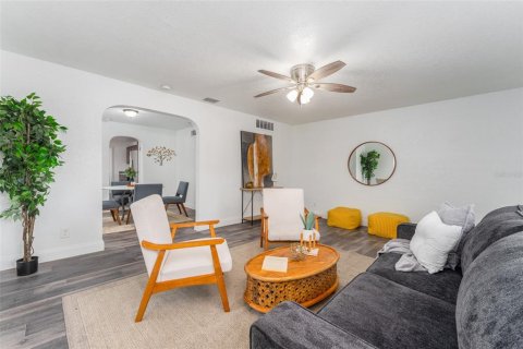 Villa ou maison à vendre à Saint Petersburg, Floride: 4 chambres, 174.66 m2 № 2408830 - photo 8