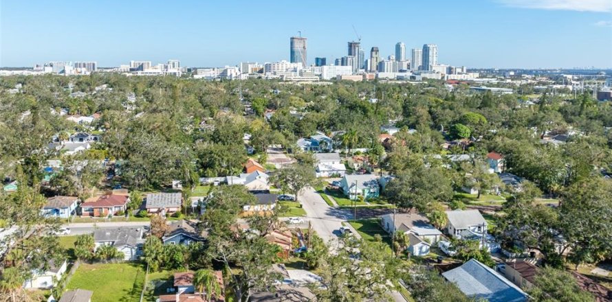 Villa ou maison à Saint Petersburg, Floride 4 chambres, 174.66 m2 № 2408830