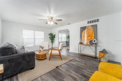 Villa ou maison à vendre à Saint Petersburg, Floride: 4 chambres, 174.66 m2 № 2408830 - photo 5