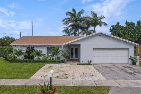 Villa ou maison à vendre à Homestead, Floride: 4 chambres, 149.67 m2 № 1969497 - photo 1