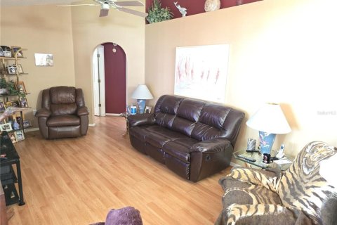 House in Spring Hill, Florida 4 bedrooms, 157.19 sq.m. № 1849813 - photo 2