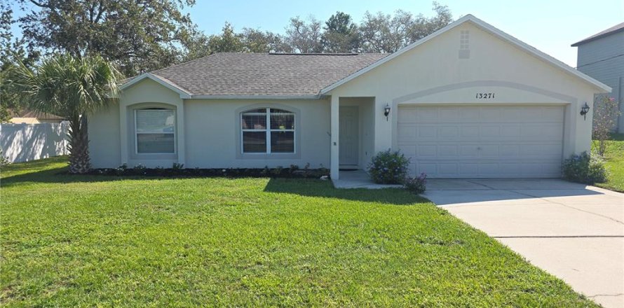 House in Spring Hill, Florida 4 bedrooms, 157.19 sq.m. № 1849813