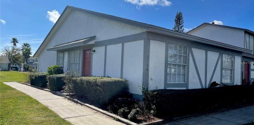 Villa ou maison à Kissimmee, Floride 3 chambres, 98.1 m2 № 2404841