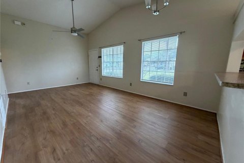 Villa ou maison à louer à Kissimmee, Floride: 3 chambres, 98.1 m2 № 2404841 - photo 4