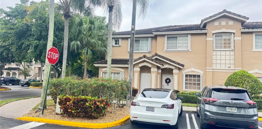 Condo in Doral, Florida, 2 bedrooms  № 2004590