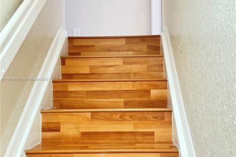 Condo in Doral, Florida, 2 bedrooms  № 2004590 - photo 9