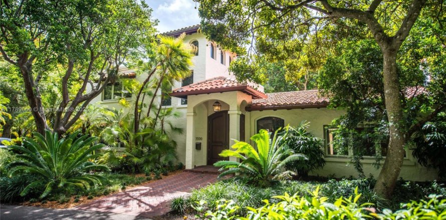Villa ou maison à Miami, Floride 4 chambres, 403.01 m2 № 1730826