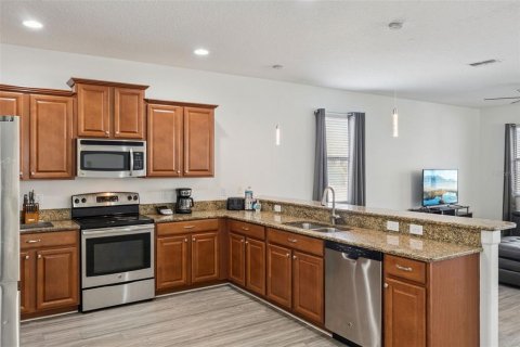 Casa en venta en Davenport, Florida, 8 dormitorios, 363.15 m2 № 2238203 - foto 16