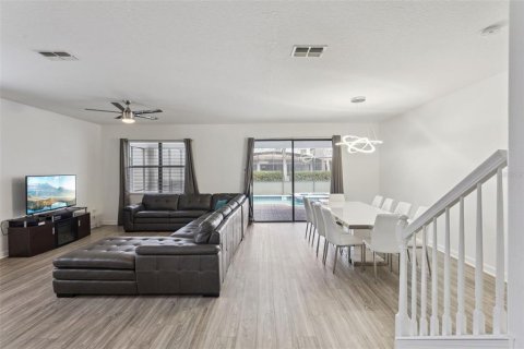 Casa en venta en Davenport, Florida, 8 dormitorios, 363.15 m2 № 2238203 - foto 9