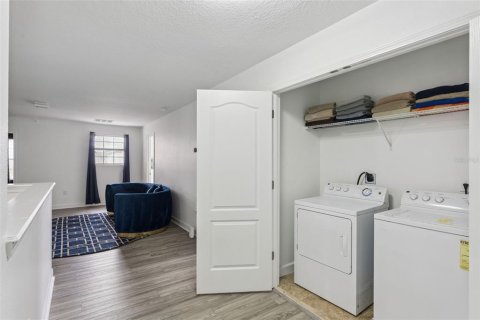 Casa en venta en Davenport, Florida, 8 dormitorios, 363.15 m2 № 2238203 - foto 19
