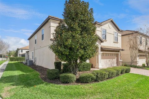 Casa en venta en Davenport, Florida, 8 dormitorios, 363.15 m2 № 2238203 - foto 3