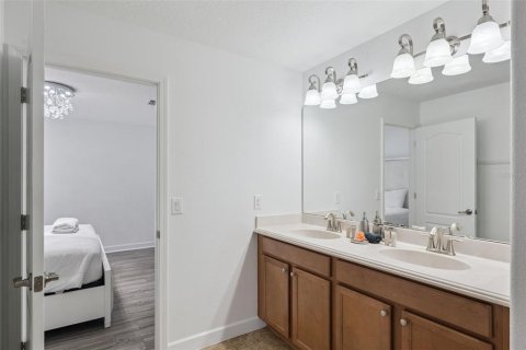 Casa en venta en Davenport, Florida, 8 dormitorios, 363.15 m2 № 2238203 - foto 23