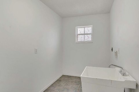 Villa ou maison à vendre à Deltona, Floride: 4 chambres, 188.78 m2 № 1725450 - photo 21
