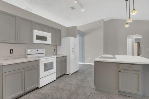 Villa ou maison à vendre à Deltona, Floride: 4 chambres, 188.78 m2 № 1725450 - photo 7