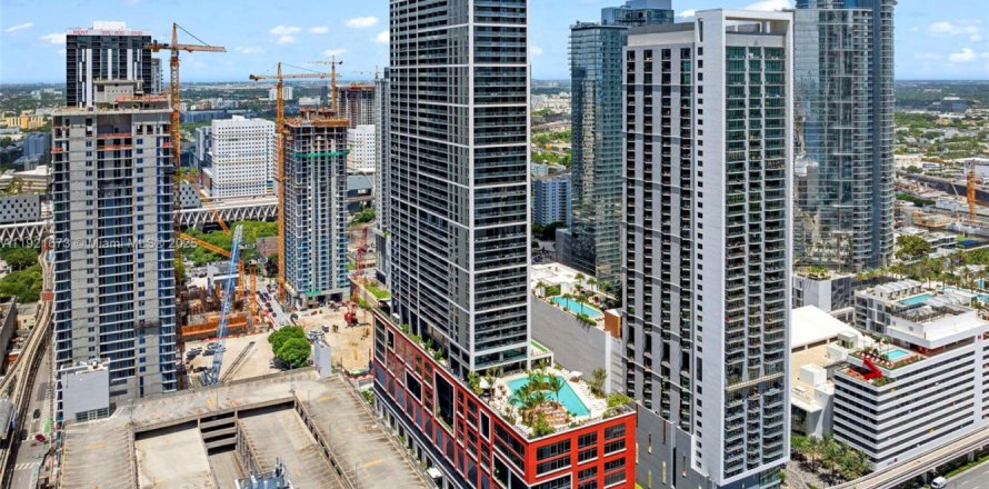 Studio à Condo à Miami, Floride  № 1975341