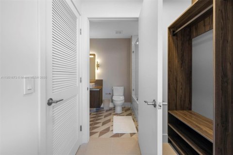 Copropriété à vendre à Miami, Floride: 1 chambre, 46.82 m2 № 1975341 - photo 7