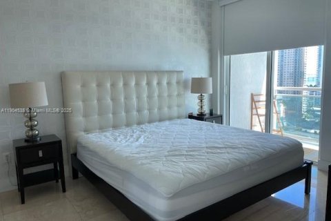 Condo in Miami, Florida, 2 bedrooms  № 1956062 - photo 26