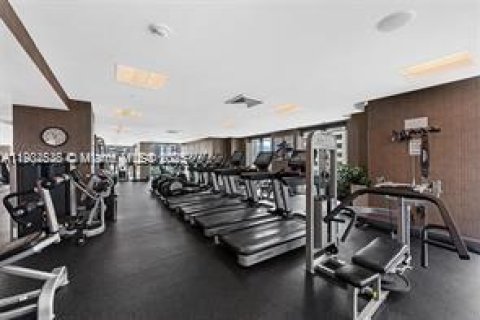 Condo in Miami, Florida, 2 bedrooms  № 1956062 - photo 15