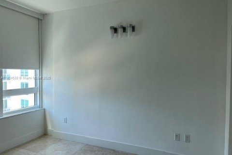 Condo in Miami, Florida, 2 bedrooms  № 1956062 - photo 28