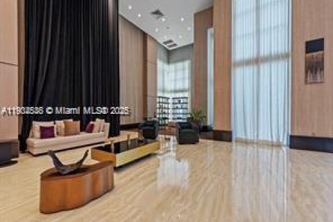 Condo in Miami, Florida, 2 bedrooms  № 1956062 - photo 4