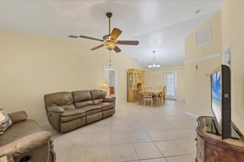 House in Englewood, Florida 3 bedrooms, 131.18 sq.m. № 1675383 - photo 6
