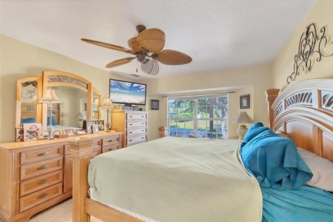 House in Englewood, Florida 3 bedrooms, 131.18 sq.m. № 1675383 - photo 13