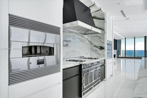 Condo in Sunny Isles Beach, Florida, 5 bedrooms № 2088948 - photo 17