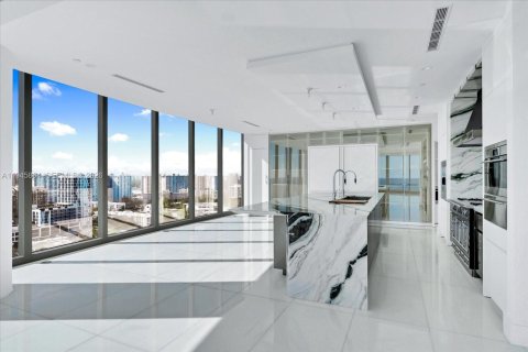 Condo in Sunny Isles Beach, Florida, 5 bedrooms № 2088948 - photo 4