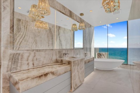 Condo in Sunny Isles Beach, Florida, 5 bedrooms № 2088948 - photo 24