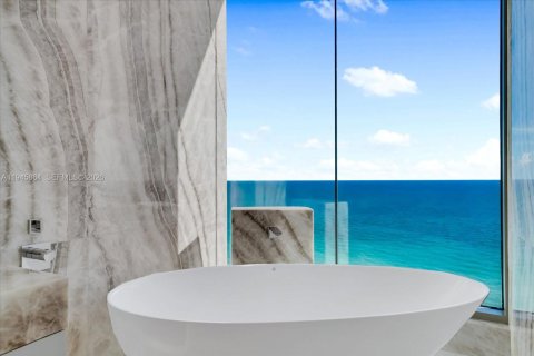 Condo in Sunny Isles Beach, Florida, 5 bedrooms № 2088948 - photo 25