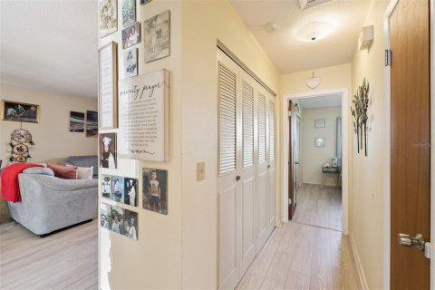 Снять в аренду квартиру в Деланд, Флорида 6 комнат, 90.95м2, № 2156592 - фото 8